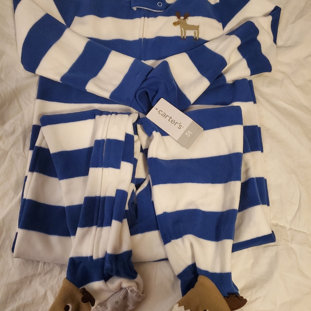NWT moose feetie jammies, size 5T